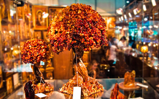 Денежное дерево из янтаря – оригинальный подарок и могущественный талисман