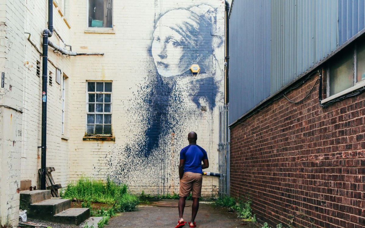 Граффити Бэнкси «Девушка с жемчужной серёжкой»