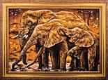 Картина из янтаря Семья слонов