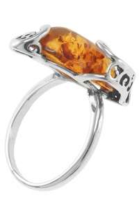 Ажурний срібний перстень з бурштином «Стріла Амура»