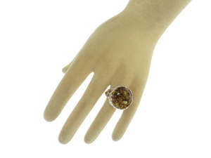 Серебряное кольцо с янтарем «Прима»