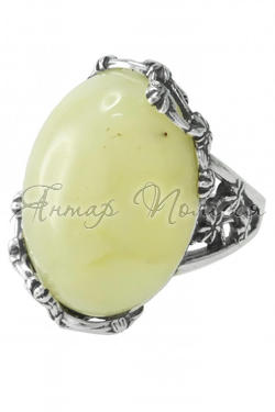 Срібний перстень зі світлим бурштином «Цвіт сакури»