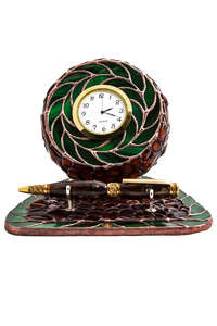 Часы и ручка из янтарной мозаики