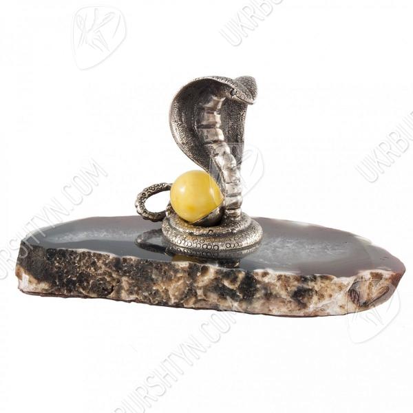 Сувенир «Кобра с камнем янтаря»