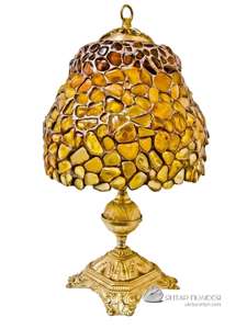 Лампа с янтарным абажуром