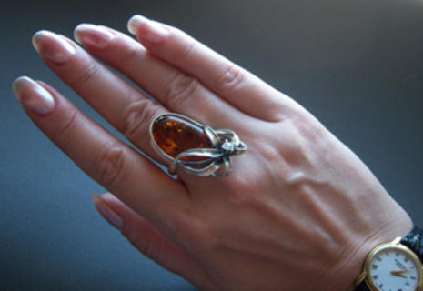 Новые грани  стиля – кольца с полудрагоценными камнями