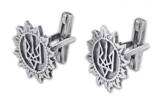 Серебряные запонки: скромная элегантность