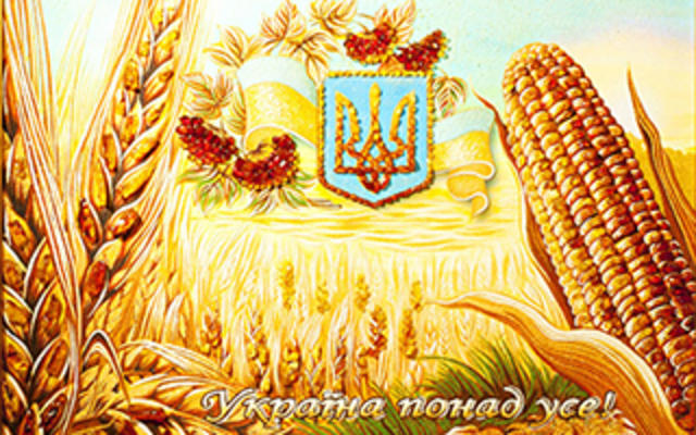 Національні сувеніри з бурштину - стиль, патріотичність, елегантність!