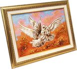 Картина из янтаря «Парочка голубей».