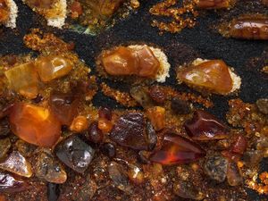 Янтарная картина «Горы».