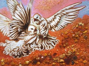 Картина из янтаря «Парочка голубей».