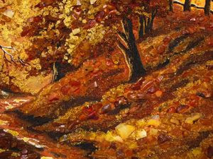 Картина из янтаря «Дерево у дороги».