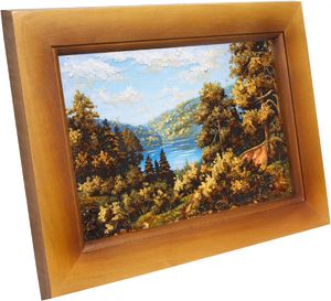 Картина из янтаря «Вид на горы». 