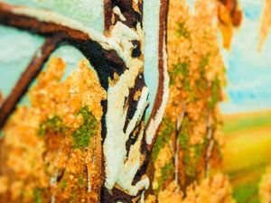 Картина из янтаря «Березы и река».