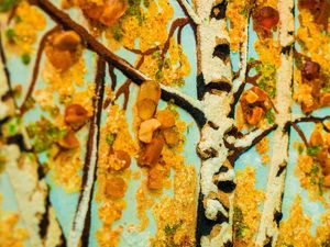 Картина из янтаря «Березы и река».