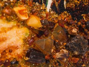 Картина из янтаря «Березовая роща и река»