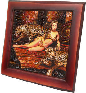 Девушка и леопард — картина из янтаря.