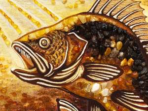 Картина из янтаря Рыба.