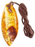 Кулон из полированного камня янтаря