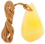 Янтарный шлифованный кулон (лечебный) «Солнечный»