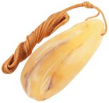 Кулон из шлифованного янтаря (лечебный) с рельефной резьбой