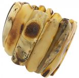 Браслет из фактурных камней