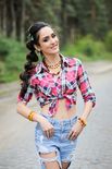 Янтарный браслет с декоративными элементами