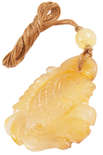 Кулон резьбленный из янтаря «Золотая рыбка»