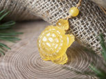 Кулон из янтаря «Черепашка»
