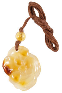 Кулон из янтаря «Роза»