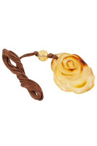 Кулон из янтаря «Роза»