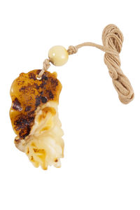 Кулон резьбленный из янтаря «Сова»