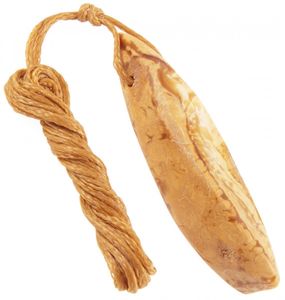 Янтарный шлифованный кулон удлиненной формы (лечебный)