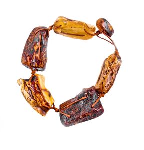 Браслет из фактурных камней