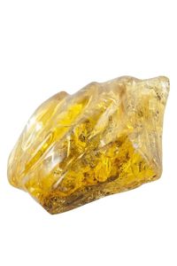 Брошь из массива светлого янтаря