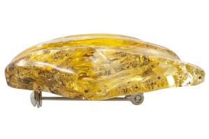 Брошь из массива светлого янтаря