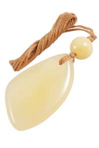 Камень-кулон с шариком янтаря