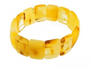 Браслет из фигурных янтарных камней