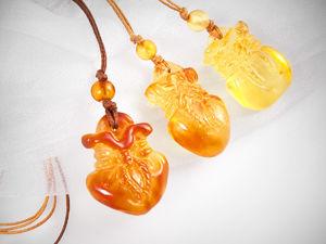 Кулон из янтаря «Мешочек»