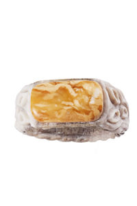 Перстень з рогу оленя і бурштину