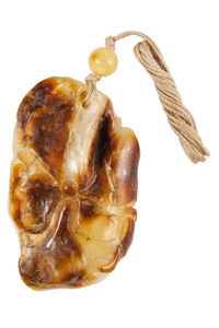 Кулон из янтаря «Ракушка»