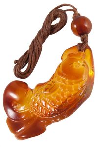 Кулон з бурштину «Рибка»