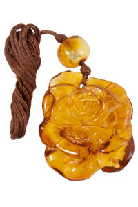 Кулон из янтаря «Роза»