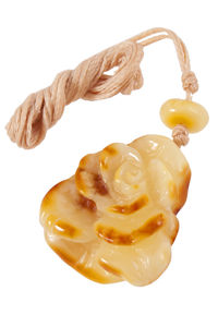 Янтарный кулон «Роза»