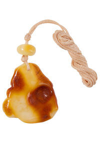 Янтарный кулон «Роза»