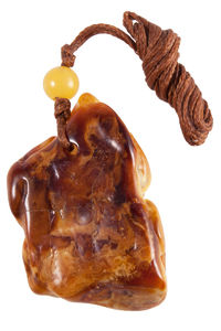 Янтарный кулон «Роза»