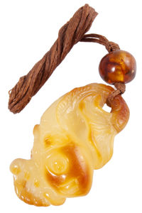 Кулон из янтаря «Рыбы»