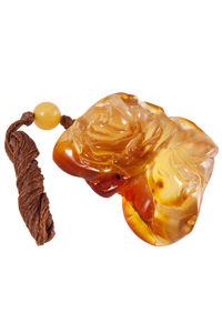 Кулон из янтаря «Роза»