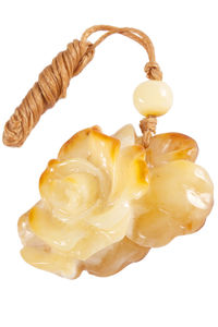 Кулон резьбленный из янтаря «Роза»