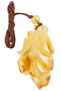 Кулон «Янтарный листочек»